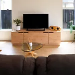 Large Bedroom With Private Bathroom Plus Shared Kitchen And Amenities